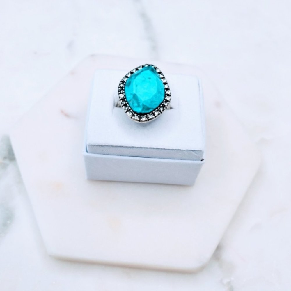 Turquoise Color Stone Statement Ring - Picture 2 of 5